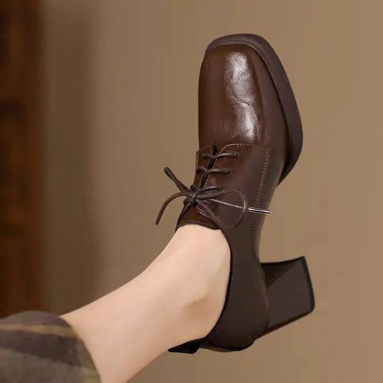 Livia | Scarpe Stringate Eleganti con Tacco Quadrato