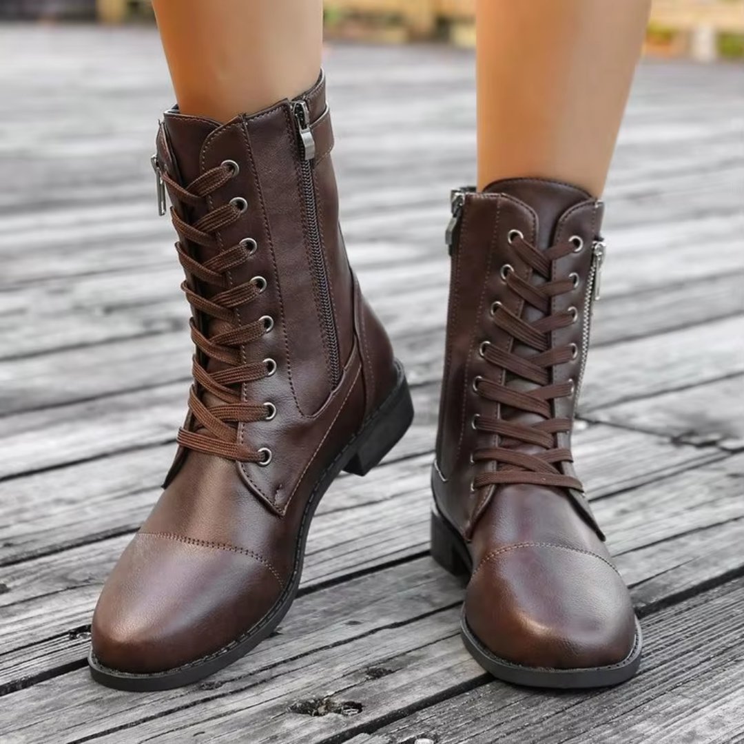 Stivaletti marrone scuro stringati con zip laterale e punta cucita