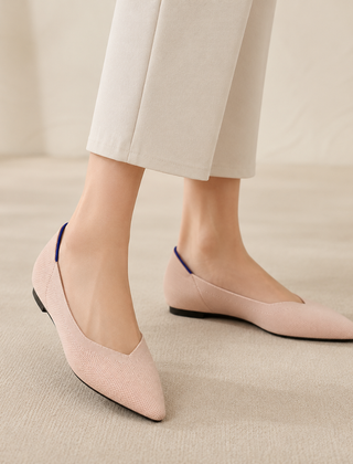 Ballerine donna rosa chiaro a punta con profilo sottile e tacco basso