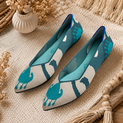Ballerine ottanio a punta con motivo figurativo beige e bordo interno blu