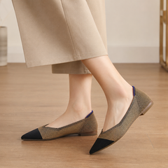 Ballerine kaki a punta con puntale nero e dettaglio blu sul bordo posteriore