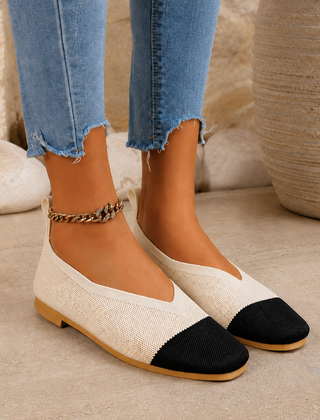 Ballerine donna beige con punta tonda nera a contrasto e suola piatta chiara