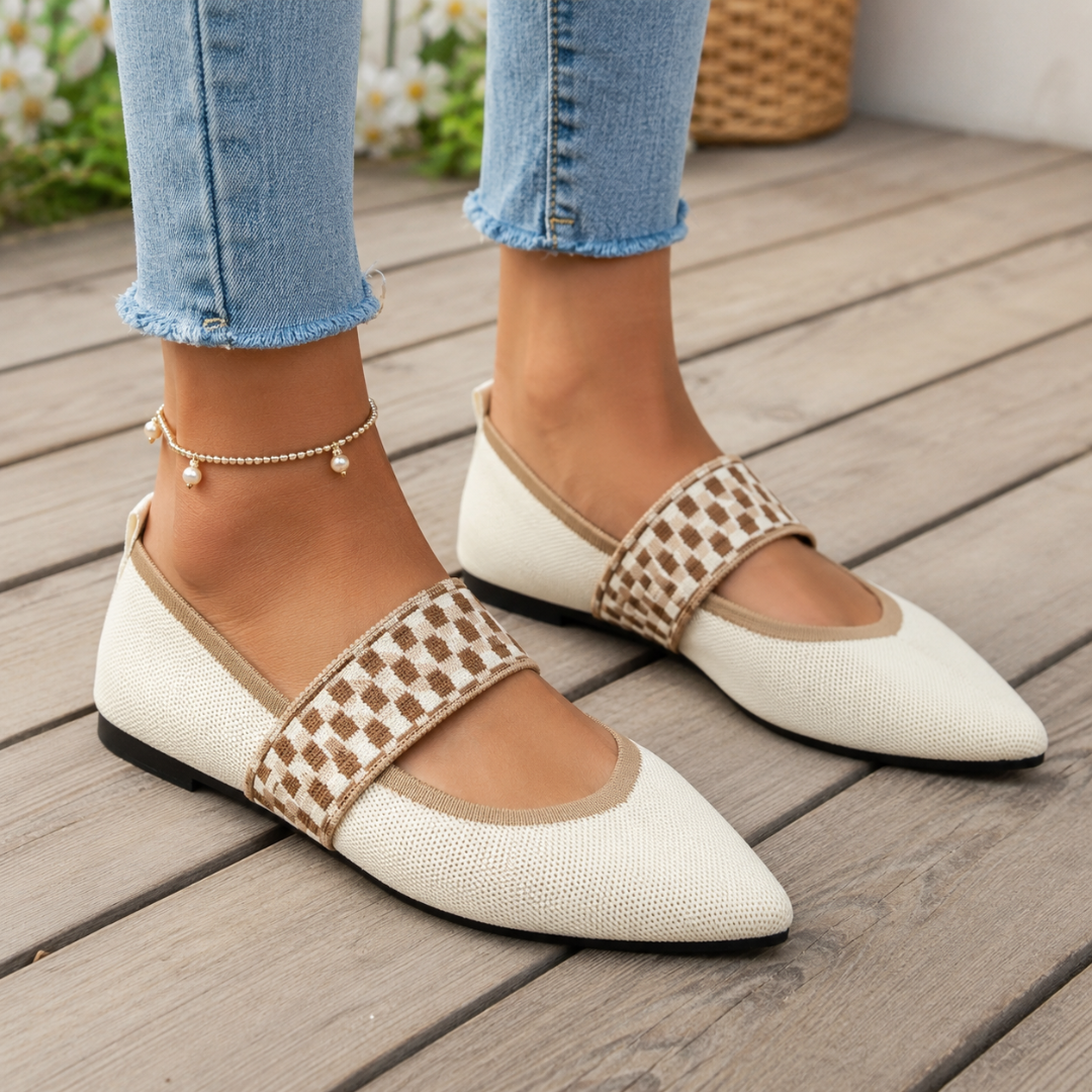 Ballerine beige a punta, suola piatta sottile e fascia elastica decorata