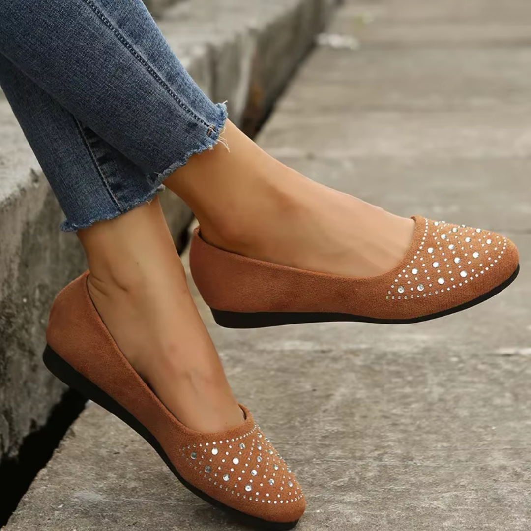 Ballerine donna marroni slip-on con punta decorata da piccoli strass