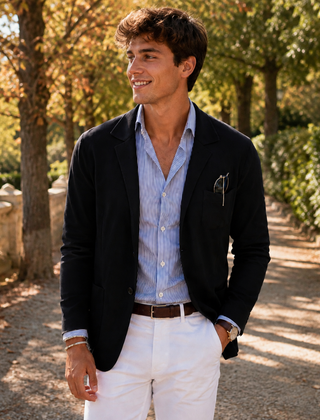 Blazer uomo nero in maglia con bottoni frontali e taschino sul petto