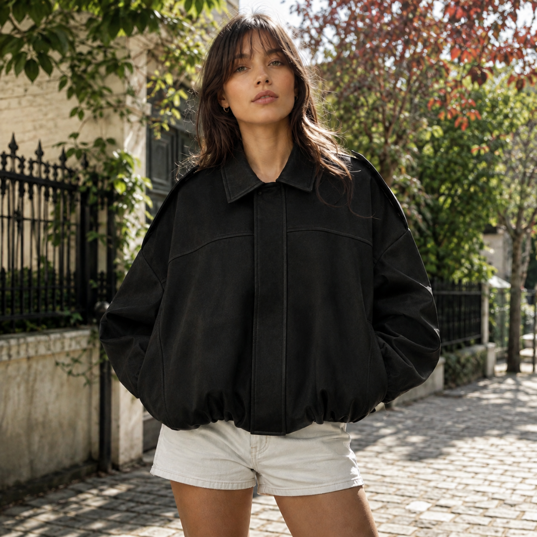 Bomber donna nero oversize con colletto a camicia e fondo arricciato