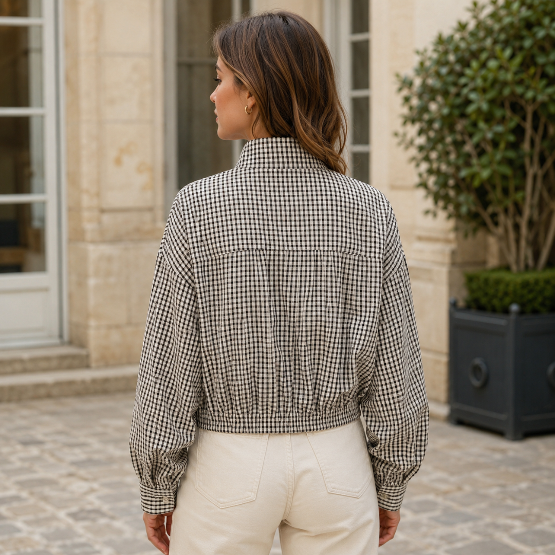 Retro del bomber a quadretti bianco e nero con carré e fondo arricciato