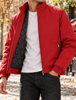 Bomber uomo rosso con zip argentata, collo alla coreana e interno trapuntato nero