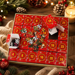 Vista dall'alto delle 24 scatoline rosse numerate con pezzi del puzzle al centro