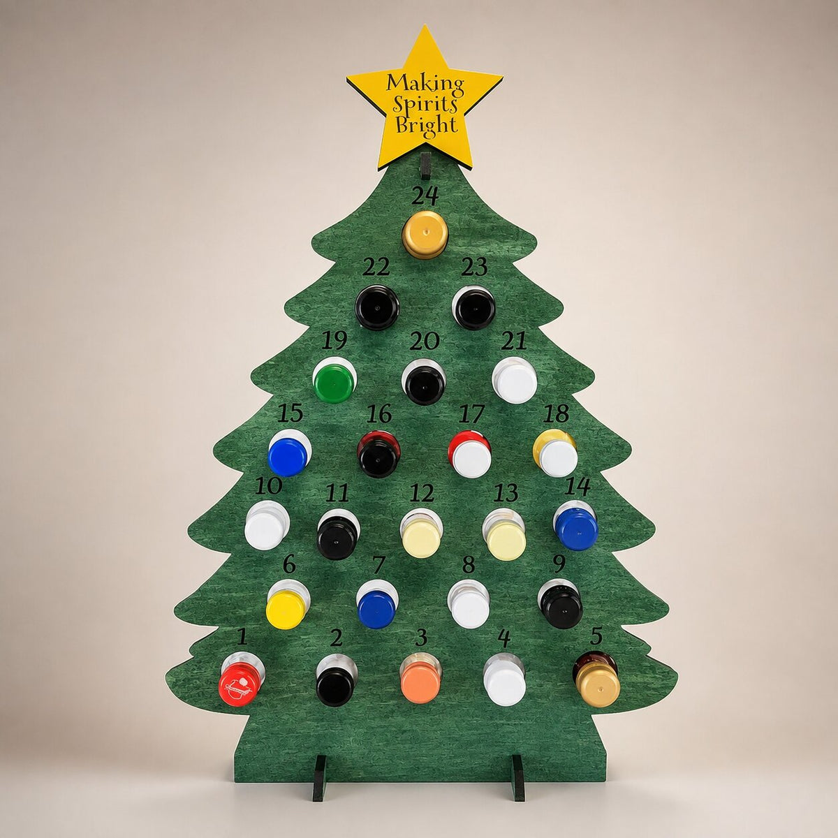 Calendario dell'Avvento in legno verde oliva con stella gialla e bottigliette numerate