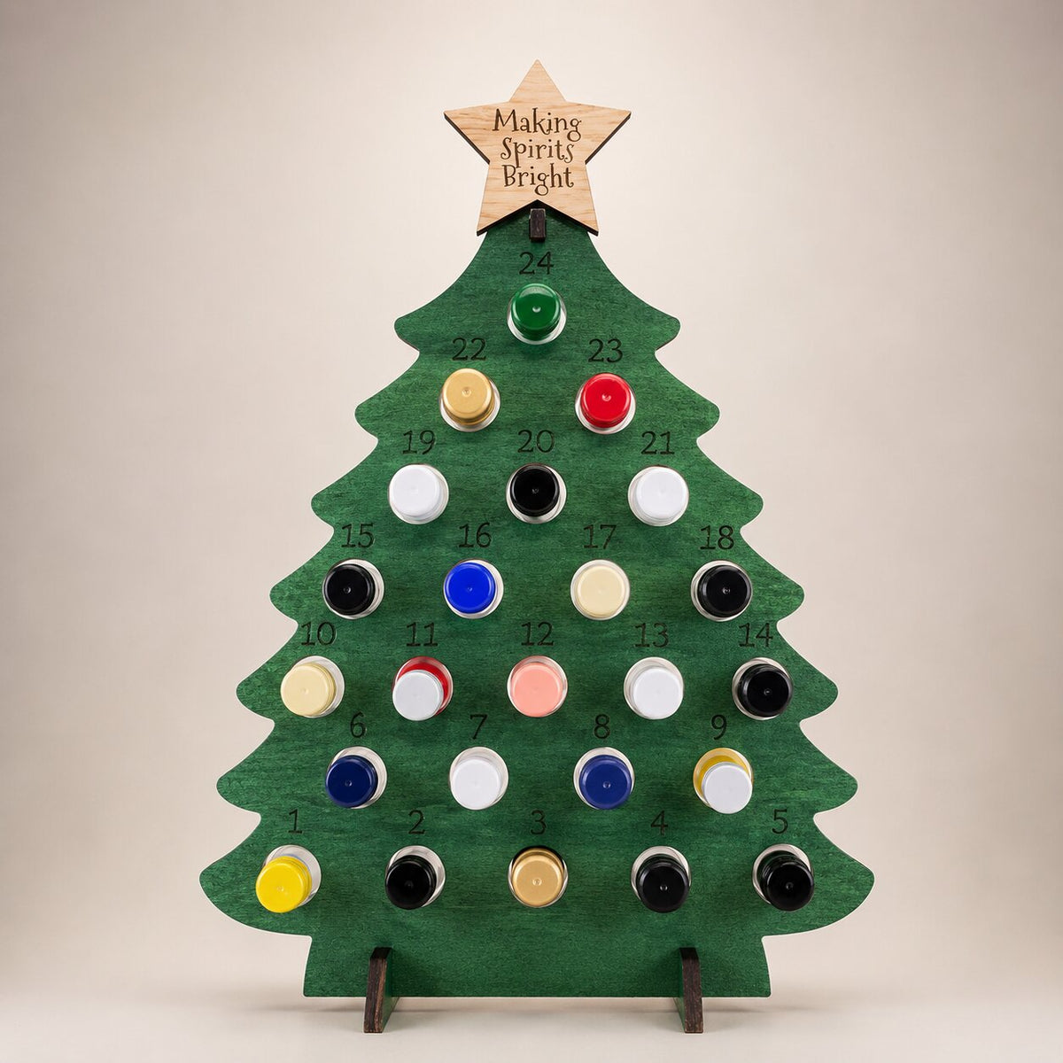 Calendario dell'Avvento in legno verde con 24 postazioni numerate e stella chiara