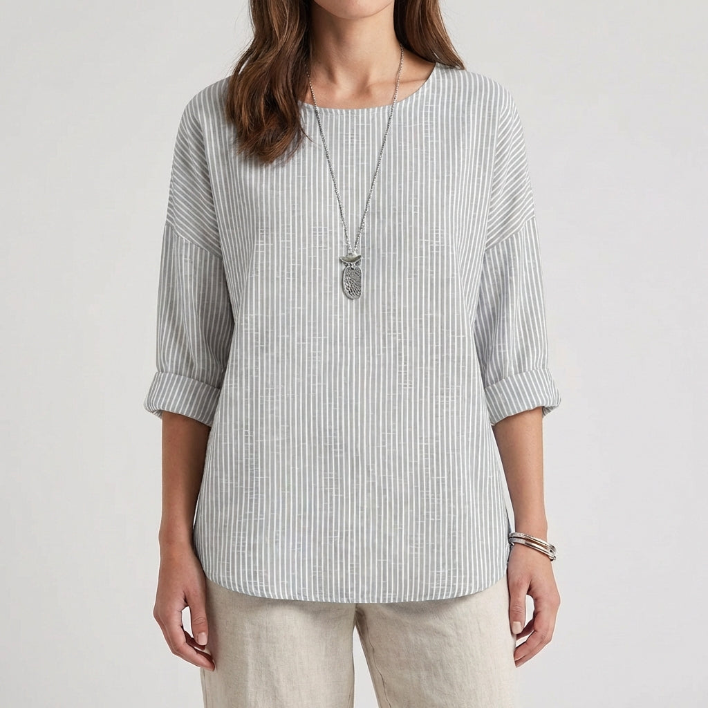 Camicetta donna grigia a righe sottili, linea oversize e scollo girocollo arrotondato