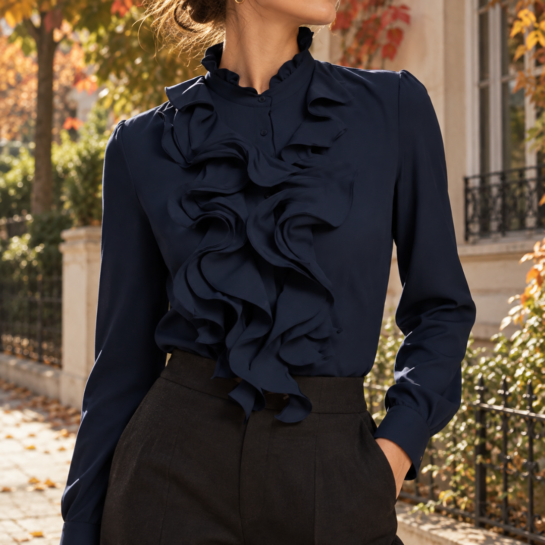 Camicetta donna blu navy con volant sul davanti e bottoni sul collo alto