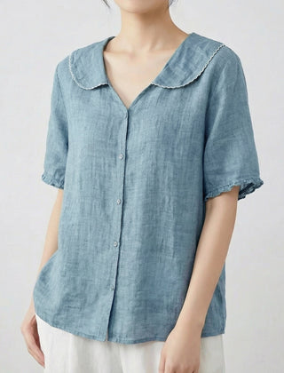 Camicia donna blu polveroso con colletto tondo, scollo a V e orlo curvo
