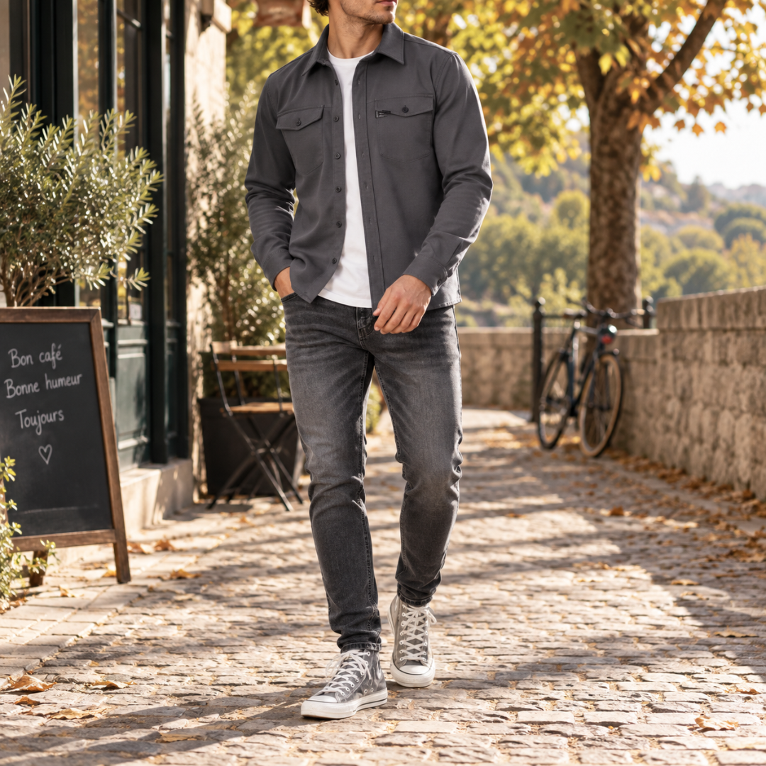 Camicia giacca grigio scuro da uomo con chiusura a bottoni e maniche lunghe