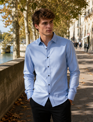 Camicia uomo blu nebbia con collo a punte aperte e polsini abbottonati