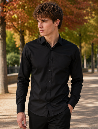 Camicia uomo nera in tinta unita con collo a punte e maniche lunghe