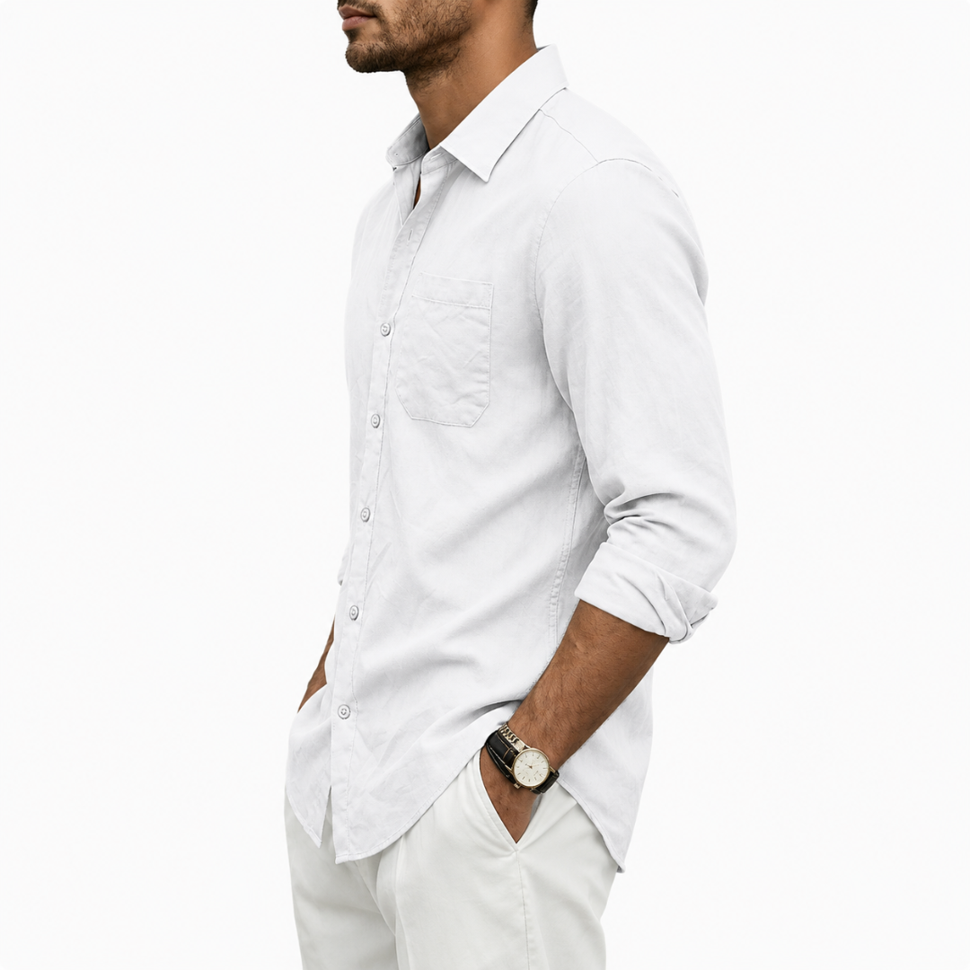 Camicia uomo bianca di tre quarti con taschino e spalle morbide
