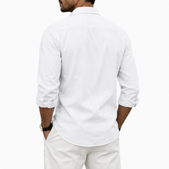 Camicia uomo bianca vista posteriore con carré sulle spalle e orlo curvo