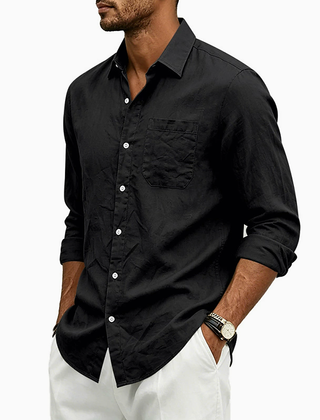Camicia uomo nera con bottoni a contrasto bianchi e taschino sul petto