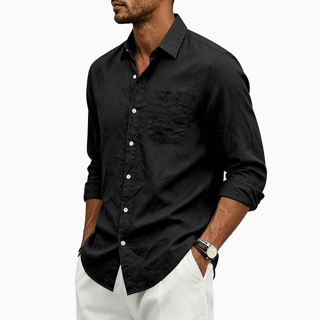 Camicia uomo nera con bottoni a contrasto bianchi e taschino sul petto