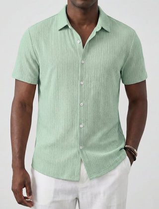 Camicia uomo verde chiaro maniche corte con texture a coste e bottoni bianchi