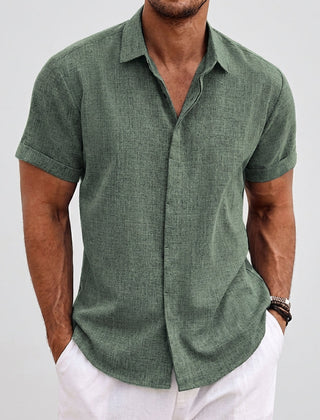 Camicia uomo verde a maniche corte con colletto a punta e polsini risvoltati