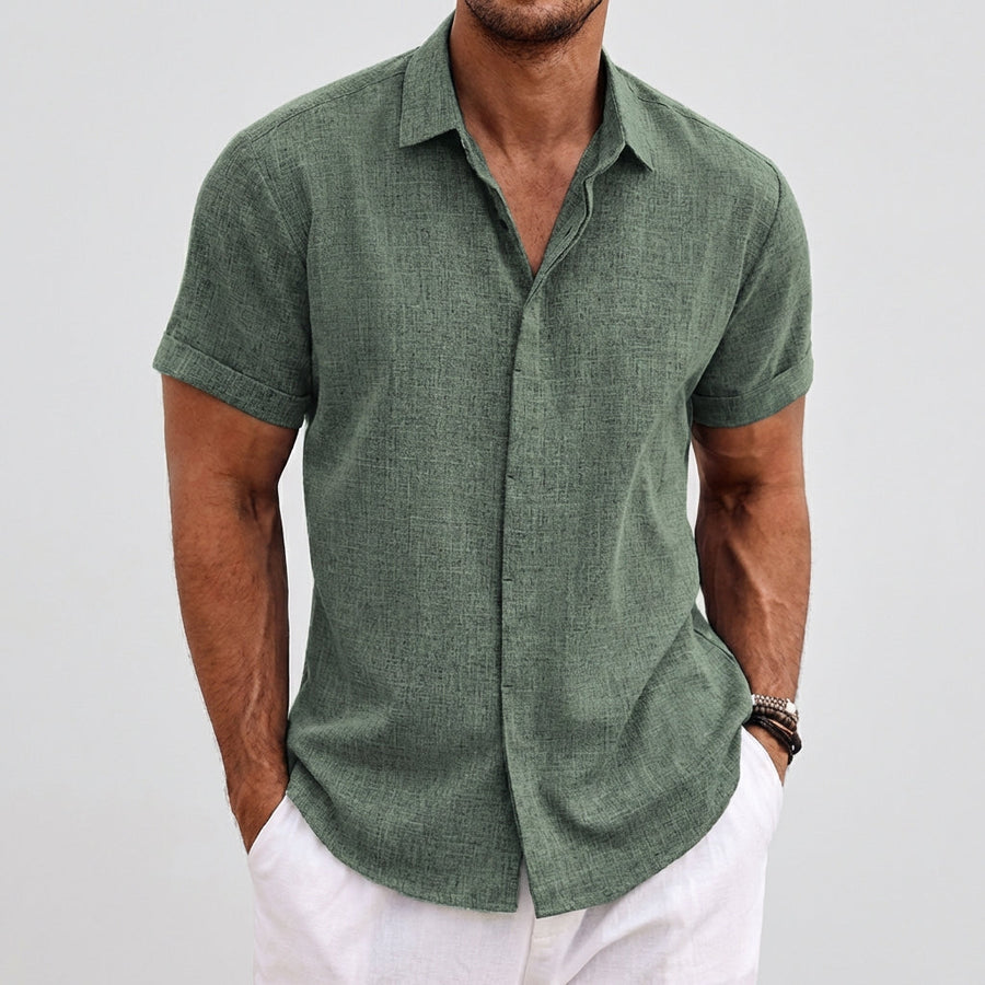 Camicia uomo verde a maniche corte con colletto a punta e polsini risvoltati