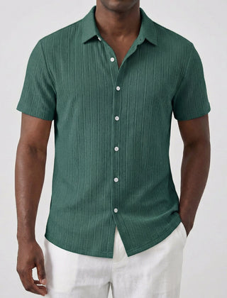 Camicia uomo verde a maniche corte con colletto classico e abbottonatura frontale