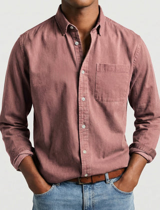 Camicia uomo rosa antico con tasca sul petto, maniche lunghe e vestibilità regolare