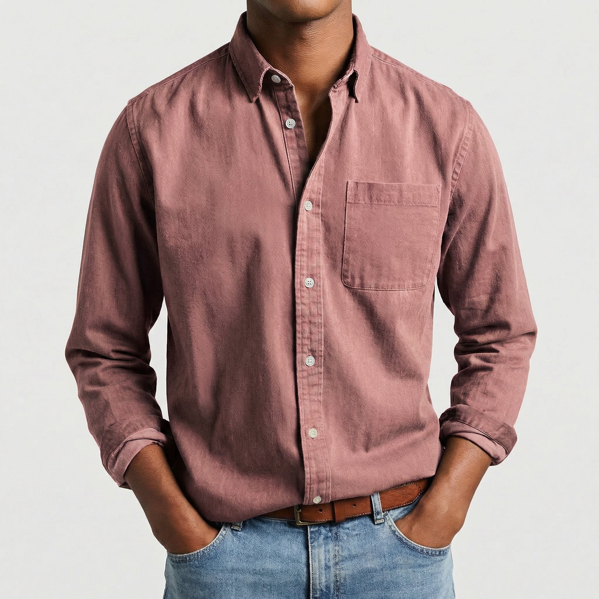Camicia uomo rosa antico con tasca sul petto, maniche lunghe e vestibilità regolare