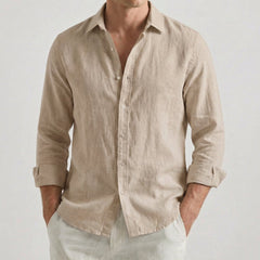 Camicia uomo beige sabbia con abbottonatura frontale e orlo curvo estivo