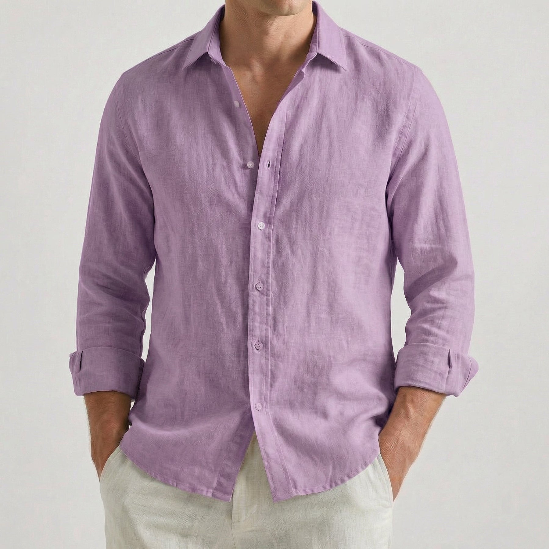 Camicia uomo lilla dalla linea morbida, colletto classico e maniche arrotolate