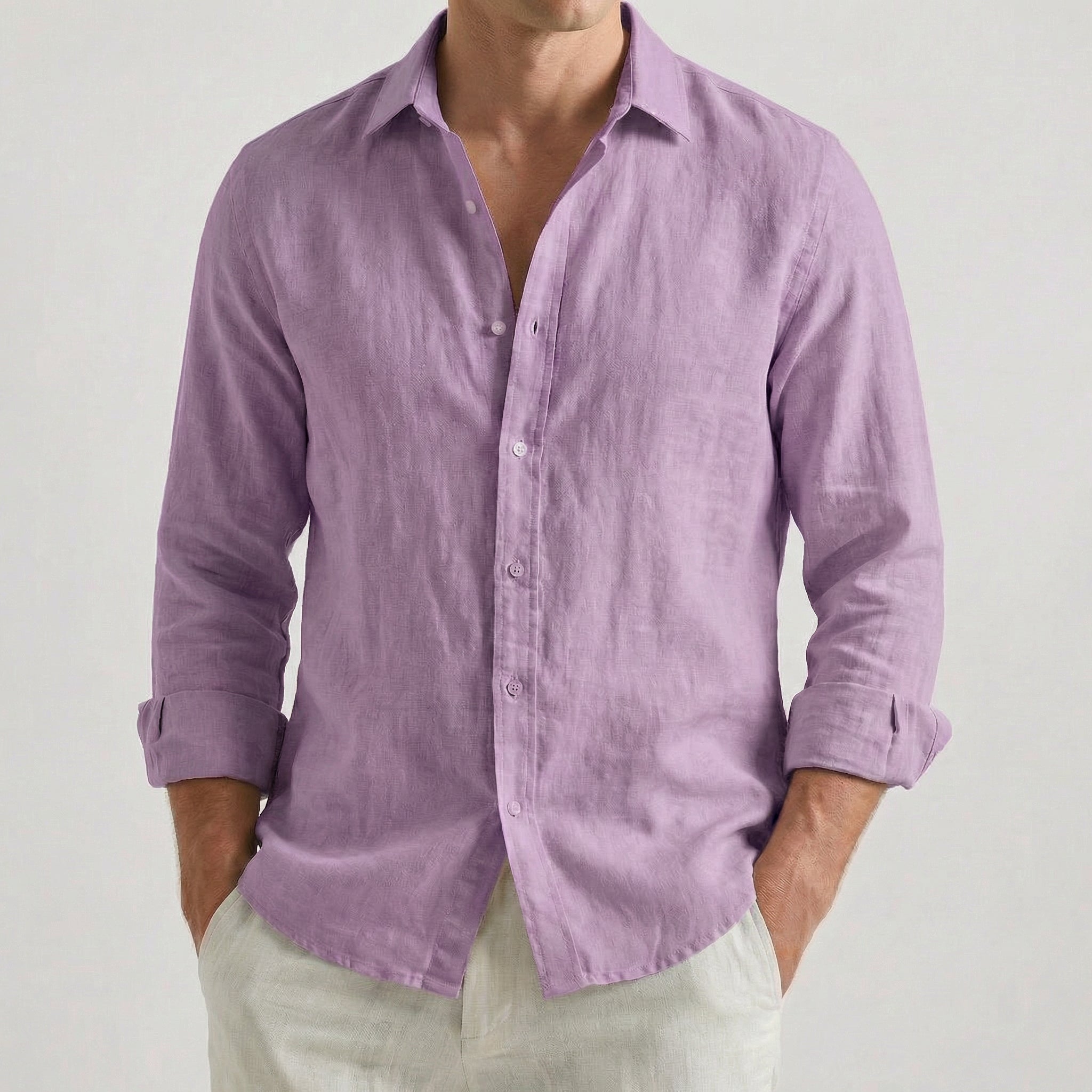 Camicia uomo lilla dalla linea morbida, colletto classico e maniche arrotolate