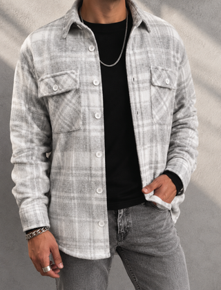Camicia uomo grigia a quadri aperta con due taschini e bottoni bianchi