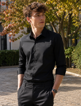 Camicia uomo nera tinta unita con abbottonatura frontale e maniche lunghe