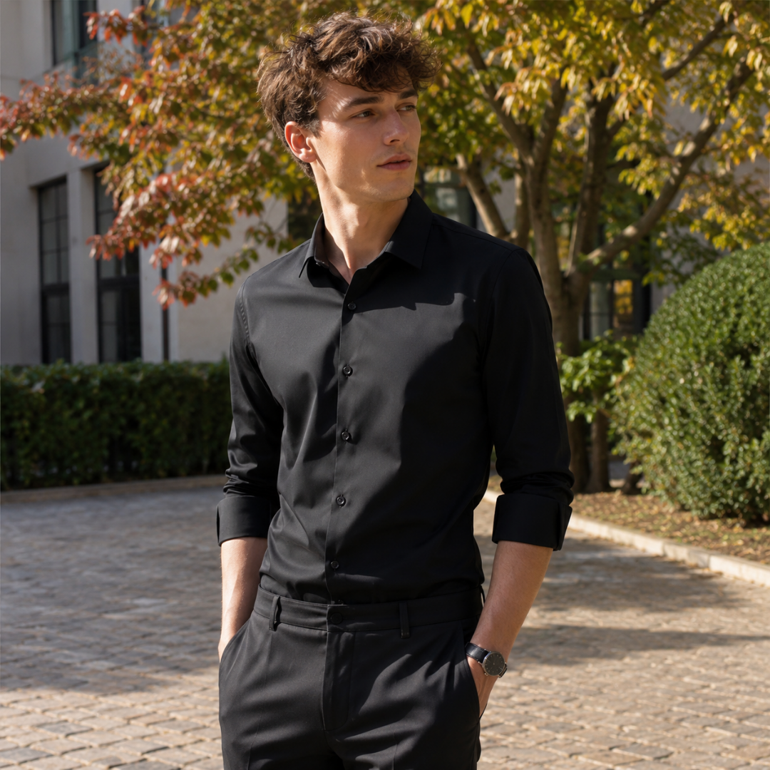Camicia uomo nera tinta unita con abbottonatura frontale e maniche lunghe