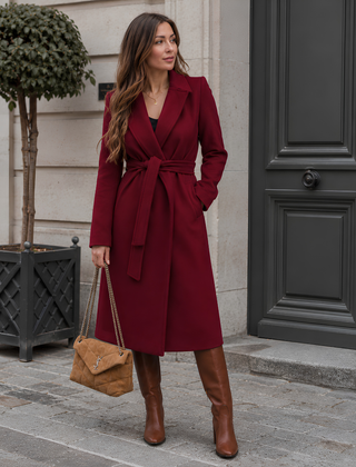 Cappotto donna rosso lungo con davanti incrociato e cintura annodata