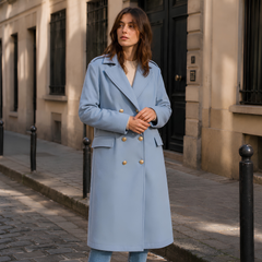 Cappotto donna azzurro a doppiopetto con collo a revers e tasche con patta