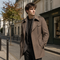 Cappotto uomo marrone chiaro con collo a punta e zip sul petto