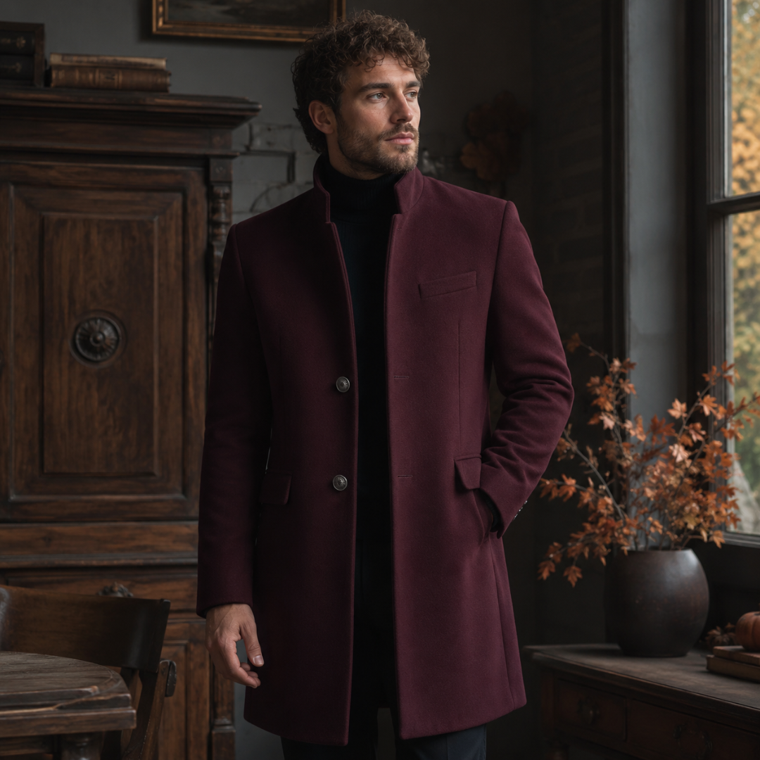 Cappotto uomo rosso scuro monopetto con collo alla coreana e tasche con patta