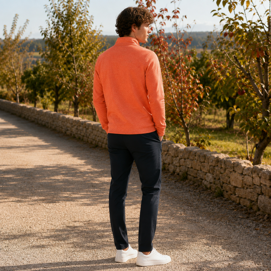 Retro del cardigan uomo arancione con collo alto e fondo a coste