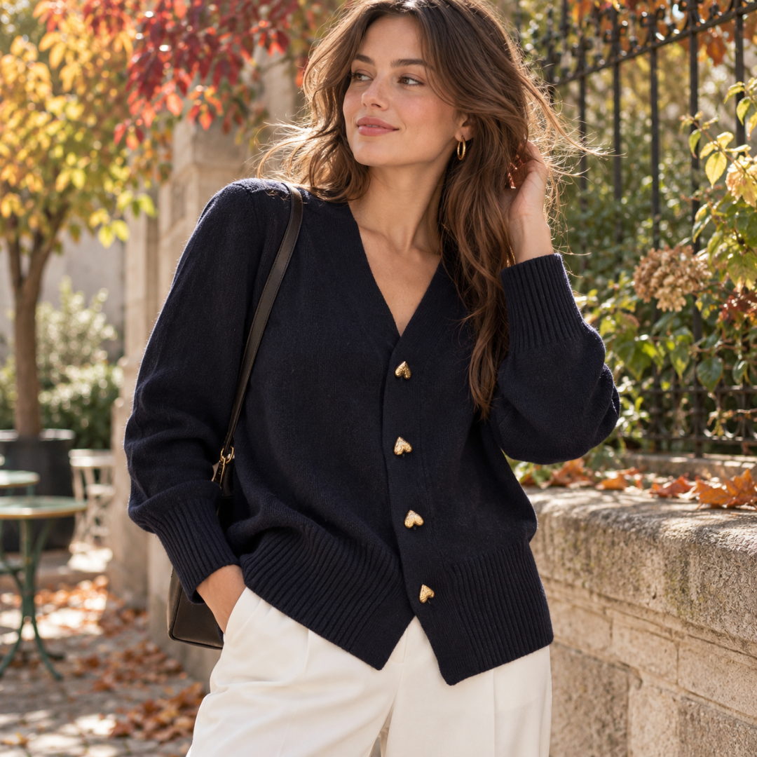 Cardigan donna nero con scollo a V e bottoni a cuore dorati sul davanti