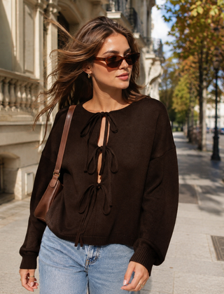 Cardigan donna marrone scuro in maglia con fiocchi e maniche lunghe