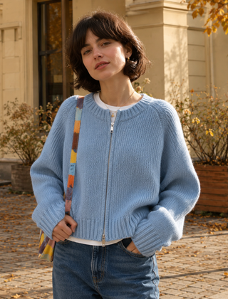 Cardigan donna blu chiaro con zip centrale e maniche raglan ampie