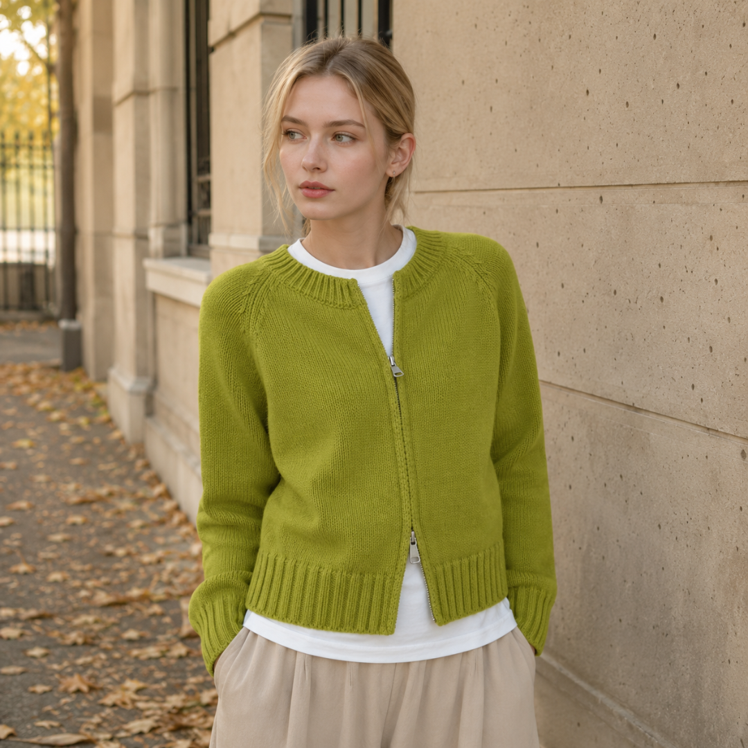 Cardigan verde in maglia con zip argentata, girocollo e fondo a coste