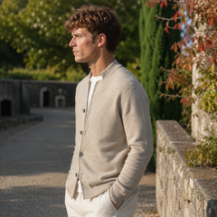 Cardigan uomo kaki in maglia tinta unita con abbottonatura frontale e maniche lunghe