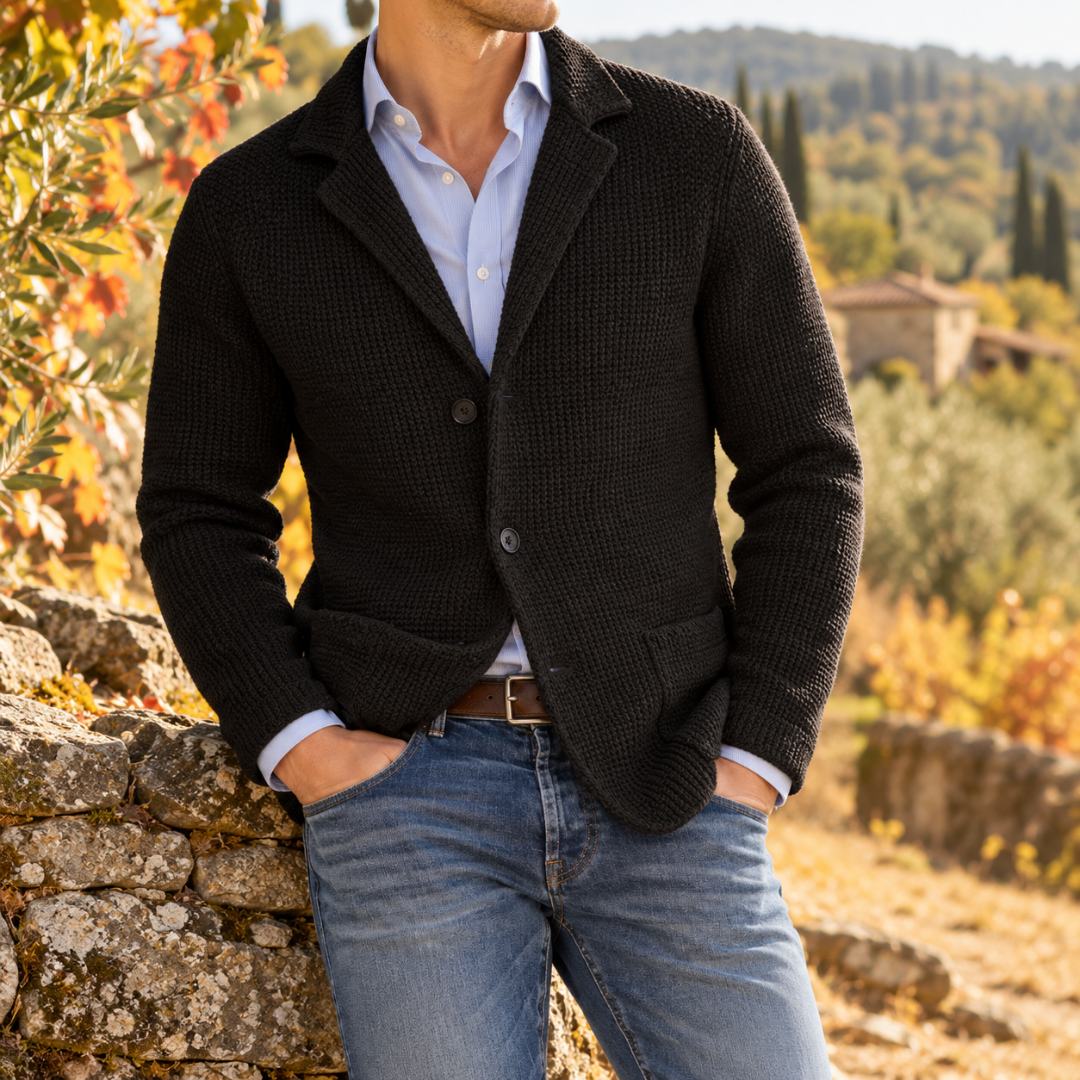 Cardigan uomo nero con revers, chiusura a due bottoni e tasche davanti