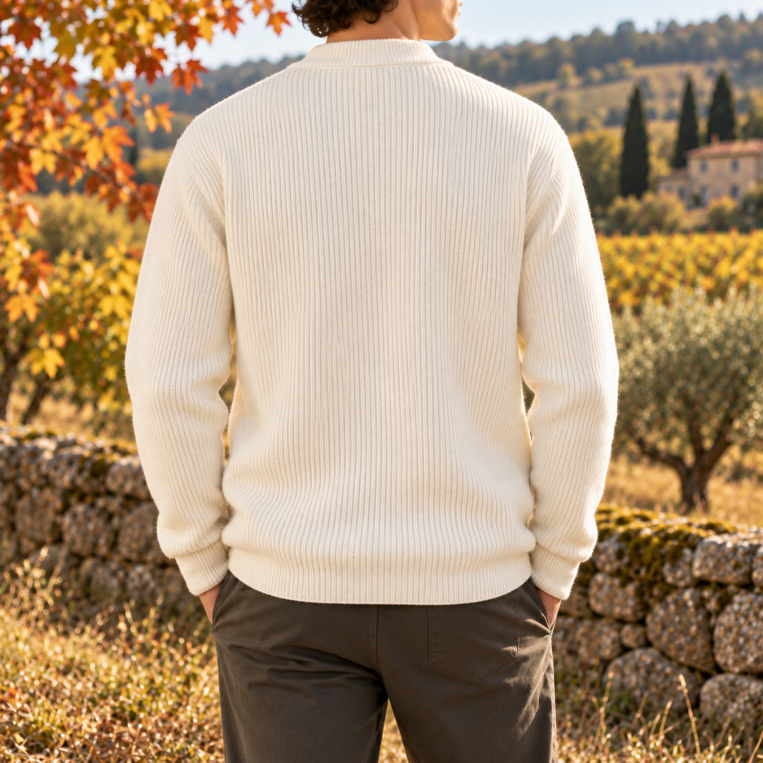 Retro del cardigan uomo bianco in maglia a coste verticali con fondo a costine