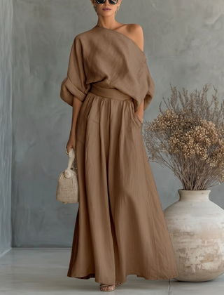 Completo donna marrone chiaro con top a spalla scoperta e pantaloni ampi in vita alta